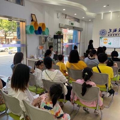 比比酷国际幼儿园 以专业产品与精细化服务，赢得教育培训市场的信赖